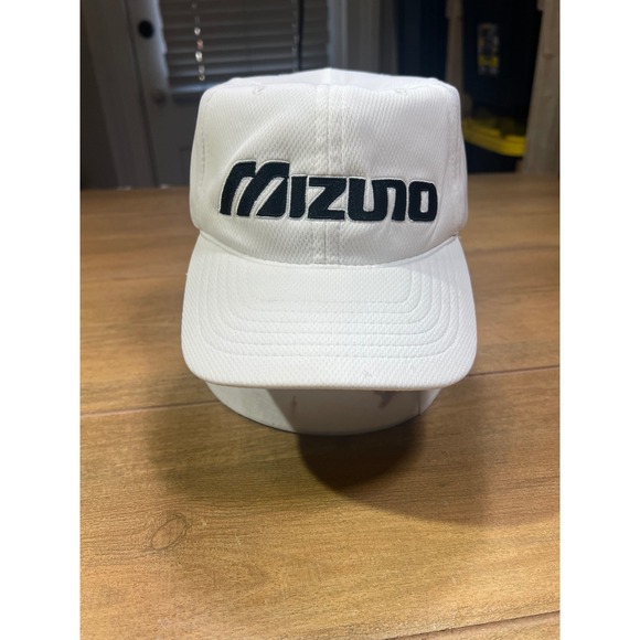 Mizuno Other - Mizuno vintage‎ White black logo spell out Performance golf hat  M/L